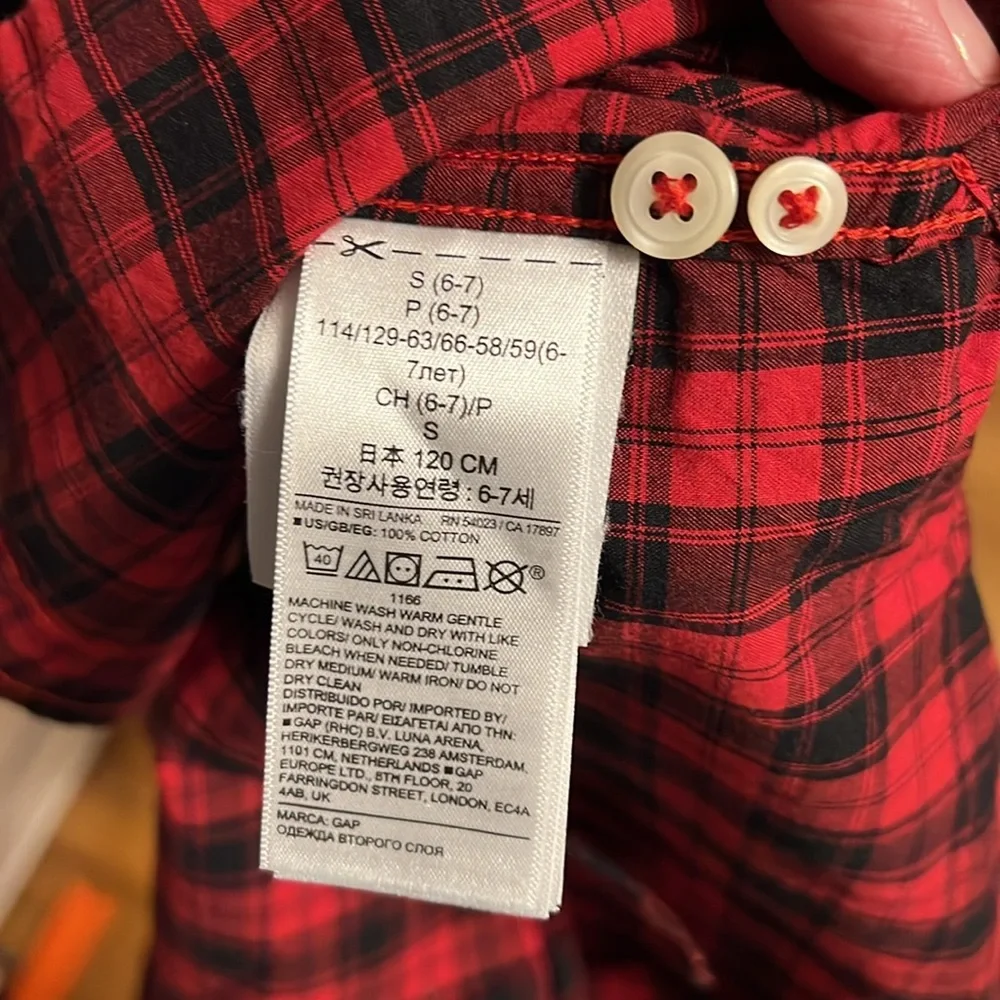 Gap Kids EUC Button Down Shirt. Size S (6/7) - Picture 9 of 9